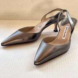 MANOLO BLAHNIK Carolyne Shoes Pewter Gray Metallic Size 39 Slingback 50 mm NEW!